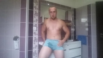 Preview 2 of Kporn Radio - Pissing v trenk&aacute_ch
