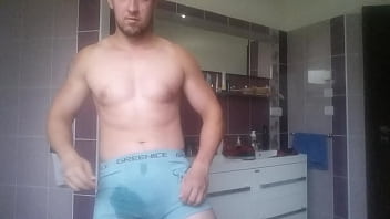 Preview 3 of Kporn Radio - Pissing v trenk&aacute_ch