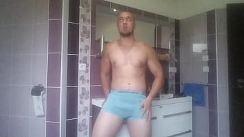 Preview 1 of Kporn Radio - Pissing v trenk&aacute_ch