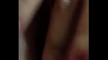 Preview 1 of Red Saree Mom - Julia mostrando a buceta