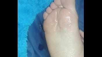 Preview 4 of Mama Sex Berat Bikin Anak Pengen - Spit feet girl - Saliva pies mujer
