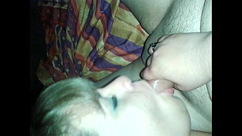 Preview 4 of Smoke Andy - alguien save quien es ella