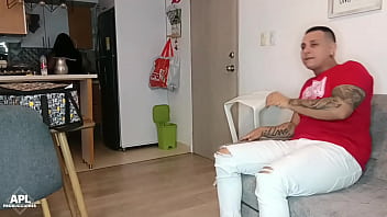 Preview 2 of Phimdem 18 - Quise ser bastante agradecida con el domiciliario que me trajo lo que queria a casa,  lo espere con ropa muy sexy para que supiera que me lo queria follar
