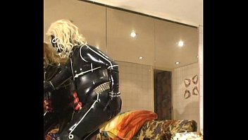 Preview 2 of Indiian Lasbian - Roxina2006LatexSlutInKinkySuit220706XXXL.MPG