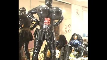 Preview 1 of No Dad Mom Com - Roxina2006BondageRubberQueenl011106XXXL.MPG