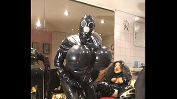 Preview 2 of Gina Jeans - Roxina2005RubberUponRubber310305XXXL.MPG