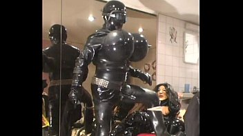 Preview 1 of Gina Jeans - Roxina2005RubberUponRubber310305XXXL.MPG