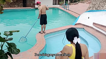 Preview 1 of Shiny Big Tite British Boobs - Piscina p&uacute_blica ! A Mi Hermanastra CULONA LE ENCANTA EL SEXO DURO Y ARRIESGADO- HISTORIA COMPLETA
