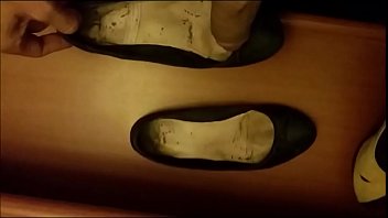 Preview 1 of First Cum For Xhamster - foll&aacute_ndome los zapatos de mi novia