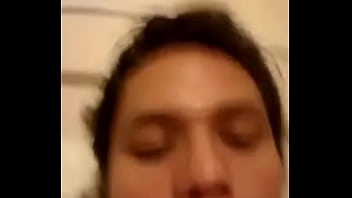 Preview 1 of Henjut Dalam Kereta - Jorge Franco Rocha muestra el culo mientras se la jala