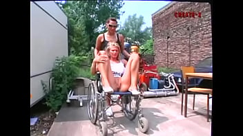 Preview 2 of Angela Whtie Anal - chica en silla de ruedas haciendo pipi