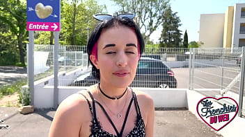 Preview 2 of Anmay Porn - Leila,  18ans,  se gode avant de se faire baiser