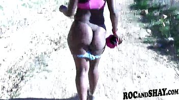 Preview 1 of Xxxyoutube Com - Amateur Black Girlfriend Fucks Outdoors !!