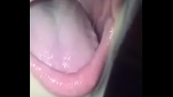 Preview 4 of Travesti Con Ninos - Engolindo Esperma Com Vontade