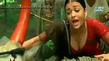 Preview 3 of Ladies Fucked Wearing Gum Boots - bollywood actress aishwaria rai huge boobs deep cleavage - XNXX.COM