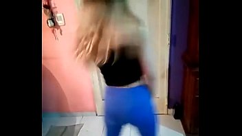 Preview 2 of Aleta Oveson - Pendeja moviendo el orto (bailando candy perreo)