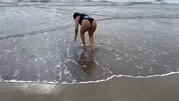 Preview 1 of Sexynude - On the beach in Mexico I meet a young woman and I invite her to my apartment and I touch her tits and open her ass to fuck,  real homemade amateur sex.