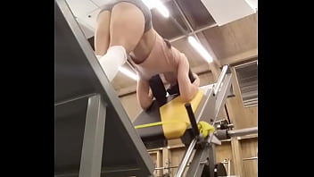Preview 3 of Naugty Japanes - culona en el gym 3