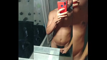 Preview 4 of Jokl Japan Rap - ME METO AL BA&Ntilde_O DE MIS VECINOS Y ME LA CHAQUETEO EN SU LAVABO