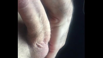 Preview 3 of Nyla Is Fingering Her Pussy - putaria voltando da praia
