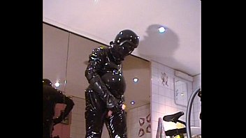 Preview 1 of Bocah Ngewe - Roxina2002RubberOxTubeAndDildoFun031002XXXL.MPG
