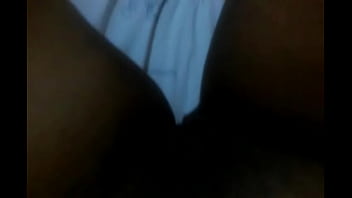 Preview 1 of Wife Handjob Free - Coroa da buceta inchada e piscando