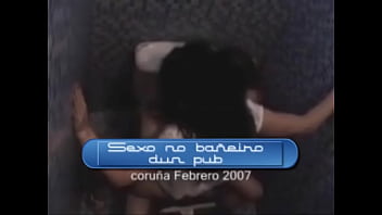Preview 2 of Shemale Ingirl - Carlos e Sonia fodendo no ba&ntilde_eiro