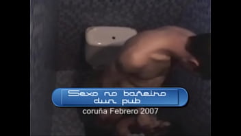 Preview 4 of Shemale Ingirl - Carlos e Sonia fodendo no ba&ntilde_eiro