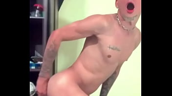 Preview 1 of Lilicarter - novinho &eacute_ flagrado enfiando consolo no cu e seu amigo neg&atilde_o dotado chega na hora e fode ele com seus 23cm