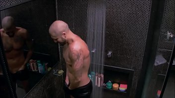 Preview 3 of Old Lady Kidnap Sex - Banhos do Fernando Medeiros | BBB15