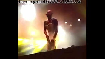 Preview 4 of Magical Cutie Ai - Thiaguinho excitado num show
