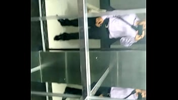 Preview 4 of Gf18 Virgin - เปิดซิงหีสาวนักเรียนด้วยการแหย่ดิวโด้เข้าไปในรูหีพร้อมกับควยของฉัน