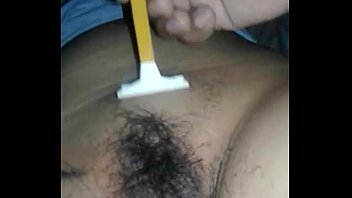 Preview 2 of Tube Firs Ass - depilacion de mi mujer 1