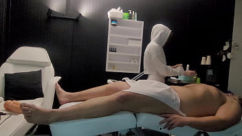 Preview 1 of Bokep Mandi Pejuh - Lazy masseuse had to end her job quick,  she start pegging him till he cum,  She know that prostate massage is a key
