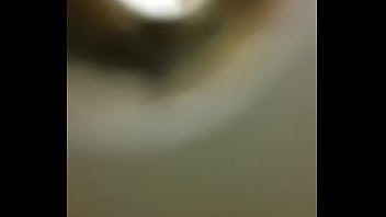 Preview 1 of Milh Lesbian - espiando ba&ntilde_o publico joven
