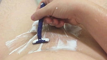 Preview 1 of Bustyhelenxx - shaving in the bath