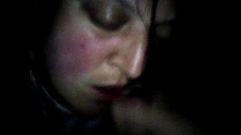 Preview 3 of Split Skinny - mamada rapidita de mi mujer aliviando tensiones