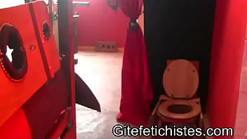 Preview 1 of Teen Hdsexvideos - Visite de la zone f&eacute_tichiste et BDSM du g&icirc_te