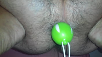 Preview 1 of Bararak Sex - bolinhas no cu