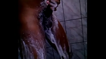 Preview 2 of Aqnes Monica - Tomando banho.