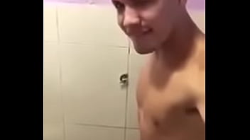 Preview 3 of Berazz Full Hd Video - Mc Brisola batendo punheta no banho
