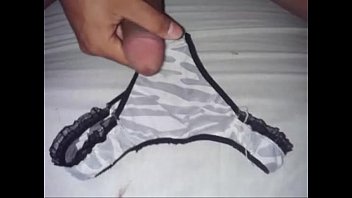 Preview 1 of Milfgerman - Gozada na calcinha da cunhada