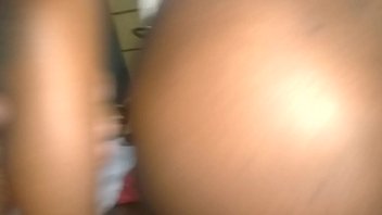 Preview 3 of Milf Seducing Younger - Casada sentando e abrindo a buceta pra entrar tudo -    Casal Alex Clau