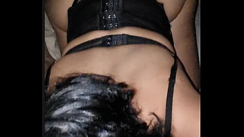 Preview 4 of Barther And Sister Sexcom - Hermosa morena culona en tanga viene a mi cama y saca cada gota de leche