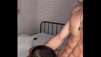 Preview 2 of Xmovil Com Gratis - Sentando na rola do amigo (com Yuri Diaz ) - Free