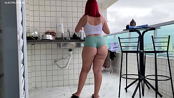 Preview 2 of Wife Massage Voyeur Spy - Chamei essa empregada para limpar minha casa,  e ela ficou assim pra mim,  fiquei com muito tes&atilde_o