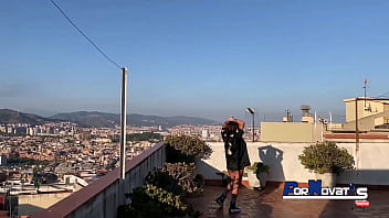 Preview 1 of Extreme Squitr - PORNOVATAS - Me lleve para casa a la madura mas guarra de la playa y acabamos follando en la terraza