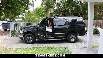 Preview 1 of Video Sx Porno Ha Ga In - woman car with the stands