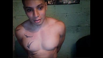 Preview 3 of Monster Tits Hd - Migue modelo gay de Medellin