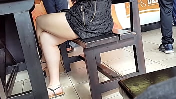 Preview 3 of Gwen10 - Espiando Piernas - Spy legs